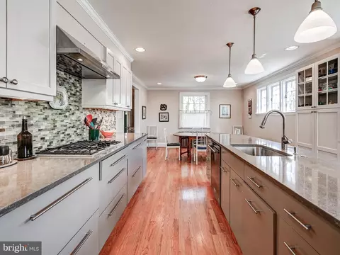 Kitchen - 207 Cedarcroft Rd, Baltimore, MD 21212 photo 5 of 7