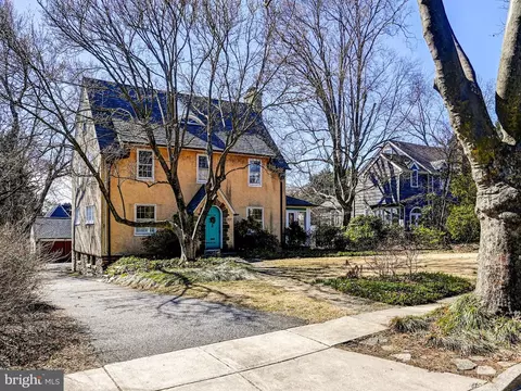Exterior - 207 Cedarcroft Rd, Baltimore, MD 21212 photo 8 of 9
