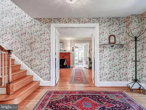 Entry Way - 207 Cedarcroft Rd, Baltimore, MD 21212 photo 5 of 12