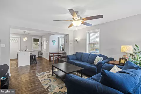 Entry Way - 700 Umbra St, Baltimore, MD 21224 photo 1 of 2