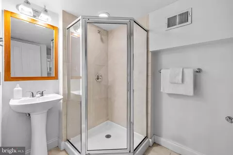 Bath - 1310 Hull St, Baltimore, MD 21230 photo 4 of 4