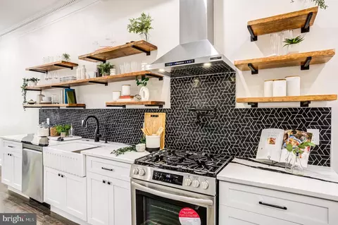 Kitchen - 2313 Callow Ave, Baltimore, MD 21217 photo 5 of 7