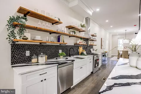 Kitchen - 2313 Callow Ave, Baltimore, MD 21217 photo 4 of 7