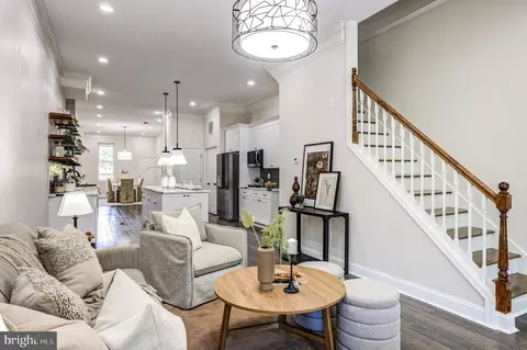 Entry Way - 2313 Callow Ave, Baltimore, MD 21217 photo 1 of 2