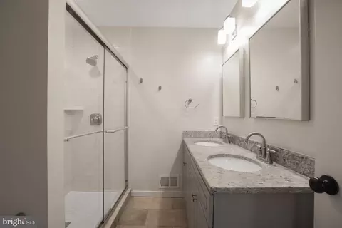 Bath - 3109 E Baltimore St, Baltimore, MD 21224 photo 1 of 2