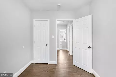 Entry Way - 4208 Colborne Rd, Baltimore, MD 21229 photo 5 of 6