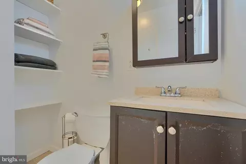 Bath - 104 N Luzerne Ave, Baltimore, MD 21224 photo 2 of 8