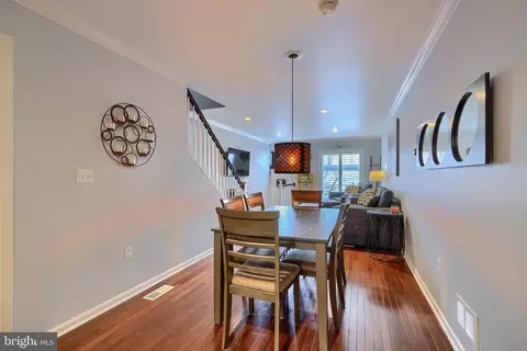 Entry Way - 104 N Luzerne Ave, Baltimore, MD 21224 photo 1 of 6