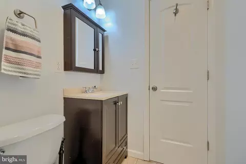 Bath - 104 N Luzerne Ave, Baltimore, MD 21224 photo 4 of 8