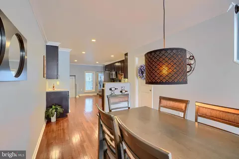 Entry Way - 104 N Luzerne Ave, Baltimore, MD 21224 photo 2 of 6
