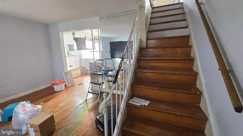 Entry Way - 5003 Barton Ave, Baltimore, MD 21206 photo 2 of 12