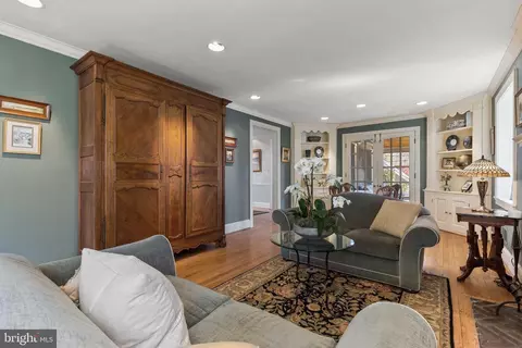 Living - 329 Tunbridge Rd, Baltimore, MD 21212 photo 2 of 2