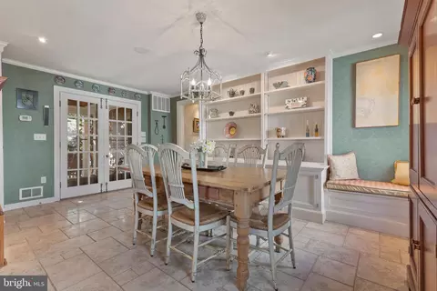 Dining - 329 Tunbridge Rd, Baltimore, MD 21212 photo 5 of 6