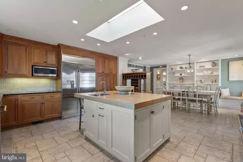 Kitchen - 329 Tunbridge Rd, Baltimore, MD 21212 photo 4 of 4