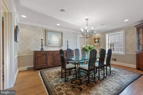 Dining - 329 Tunbridge Rd, Baltimore, MD 21212 photo 3 of 6