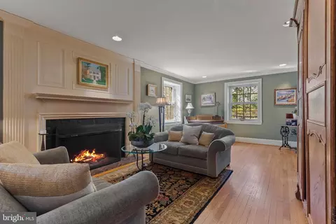 Living - 329 Tunbridge Rd, Baltimore, MD 21212 photo 1 of 2