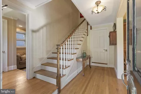 Entry Way - 329 Tunbridge Rd, Baltimore, MD 21212 photo 1 of 5