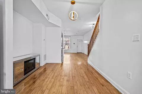 Entry Way - 641 E 36th St, Baltimore, MD 21218 photo 4 of 6