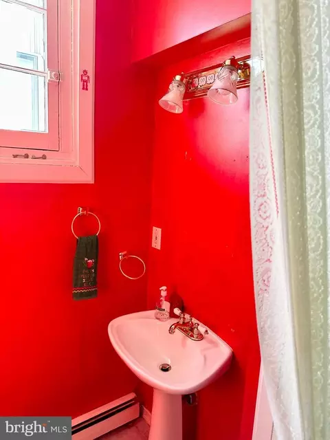 511 E 42nd St, Baltimore, MD 21218 photo 13