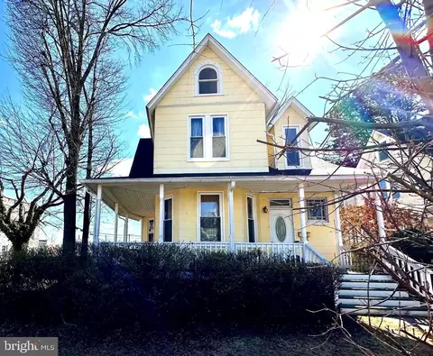 511 E 42nd St, Baltimore, MD 21218