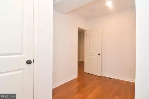 Entry Way - 1632 E 25th St, Baltimore, MD 21213 photo 5 of 6
