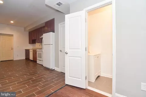 Entry Way - 1632 E 25th St, Baltimore, MD 21213 photo 1 of 6