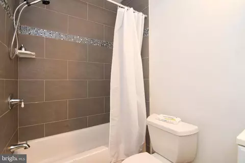 Bath - 1632 E 25th St, Baltimore, MD 21213 photo 1 of 1