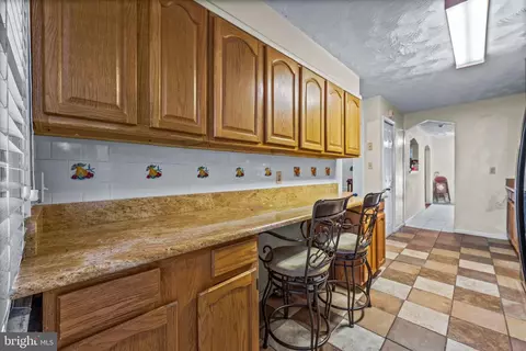 Entry Way - 5133 Pembridge Ave, Baltimore, MD 21215 photo 2 of 2