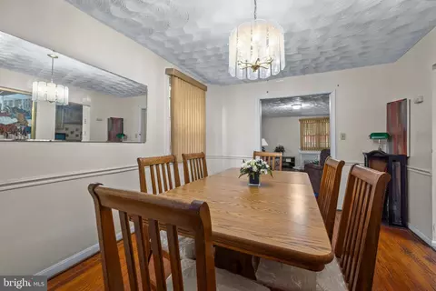 Dining - 5133 Pembridge Ave, Baltimore, MD 21215 photo 2 of 2