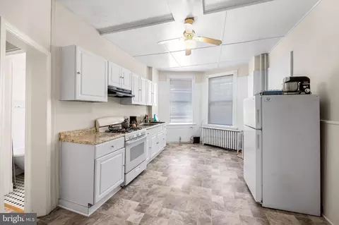 210 Laurens St, Baltimore, MD 21217 photo 16