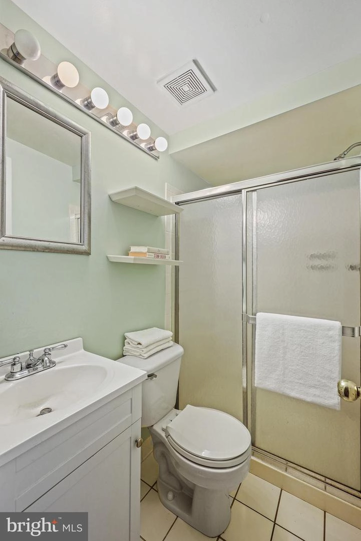 Bath - 1413 Jackson St, Baltimore, MD 21230 photo 4 of 4