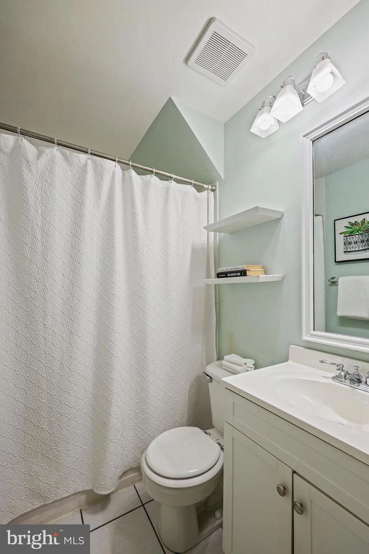 Bath - 1413 Jackson St, Baltimore, MD 21230 photo 3 of 4