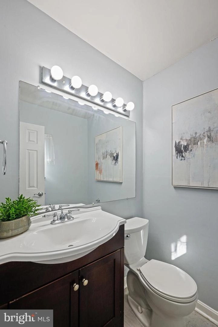 Bath - 1413 Jackson St, Baltimore, MD 21230 photo 1 of 4