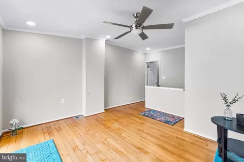 Entry Way - 1261 Riverside Ave, Baltimore, MD 21230 photo 5 of 6