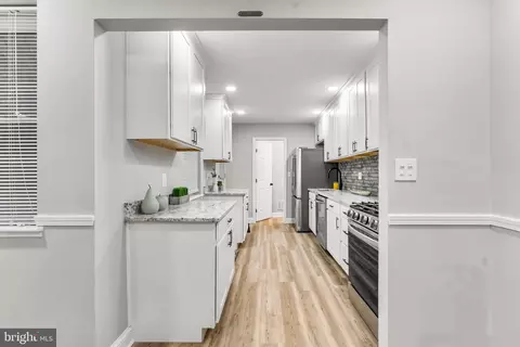 Entry Way - 1261 Riverside Ave, Baltimore, MD 21230 photo 1 of 6