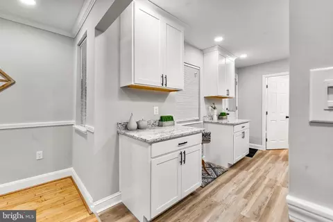 Entry Way - 1261 Riverside Ave, Baltimore, MD 21230 photo 2 of 6