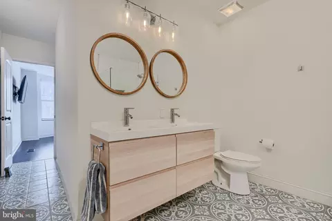 Bath - 3644 Hickory Ave, Baltimore, MD 21211 photo 5 of 9