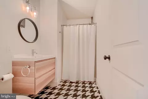 Bath - 3644 Hickory Ave, Baltimore, MD 21211 photo 8 of 9