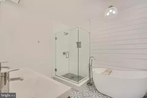 Bath - 3644 Hickory Ave, Baltimore, MD 21211 photo 1 of 9