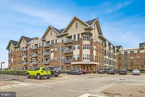 23 Pierside Dr #305, Baltimore, MD 21230