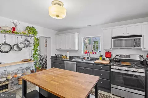 Kitchen - 620 W 34th St W, Baltimore, MD 21211 photo 2 of 3