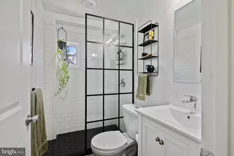 Bath - 620 W 34th St W, Baltimore, MD 21211 photo 3 of 3