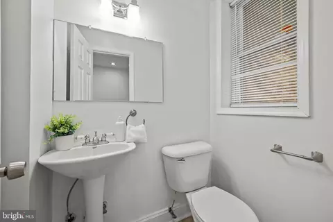 Entry Way - 1108 Battery Ave, Baltimore, MD 21230 photo 1 of 6