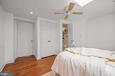 Bedroom - 1108 Battery Ave, Baltimore, MD 21230 photo 4 of 4