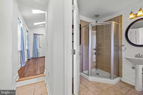 Entry Way - 1108 Battery Ave, Baltimore, MD 21230 photo 4 of 6