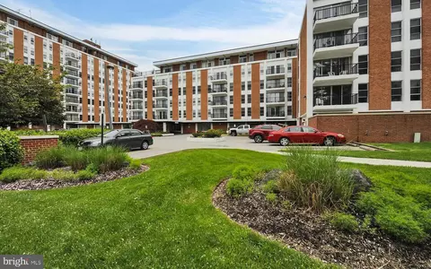3601 Clarks Ln #532, Baltimore, MD 21215