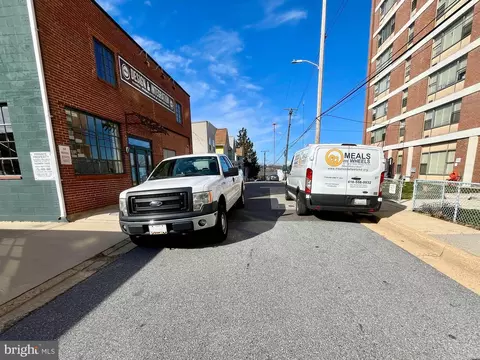 3818 Roland Ave, Baltimore, MD 21211 photo 9