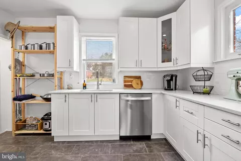 Kitchen - 4823 Herring Run Dr, Baltimore, MD 21214 photo 2 of 6