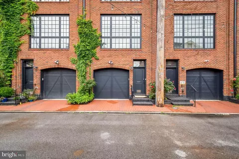 Exterior - 715 S Regester St, Baltimore, MD 21231 photo 3 of 12