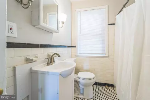 Entry Way - 1646 Northwick Rd, Baltimore, MD 21218 photo 2 of 2
